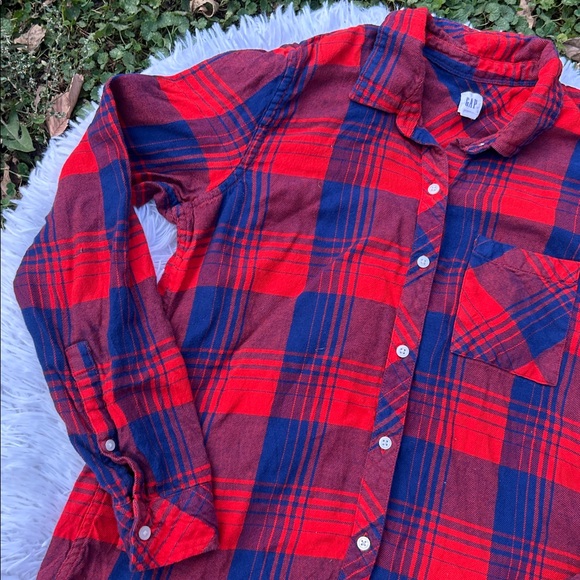 GAP Women’s Red and Navy Blue Flannel Button Down Shirt Size Medium - Picture 6 of 13